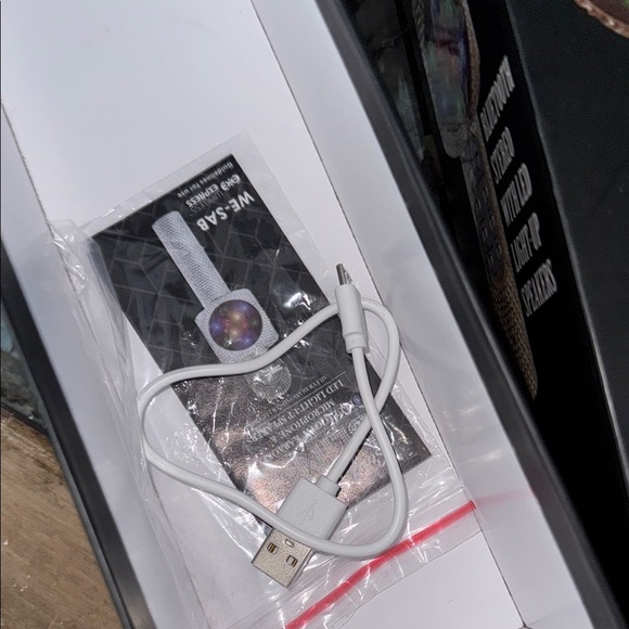 Bling Bluetooth Karaoke Microphone with LED Lights - Picture 5 of 5